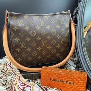 Louis Vuitton Looping MM